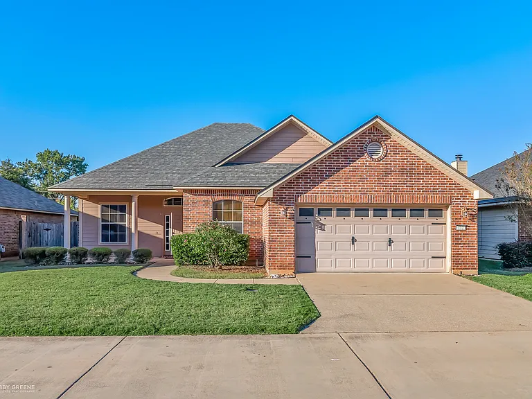 112 Clear Brooke Dr — Photo 1