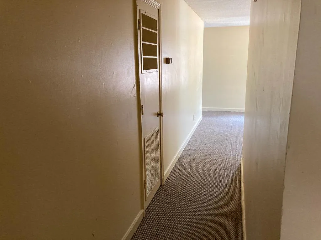 3 bed, 1020 sqft, $900 — Photo 3