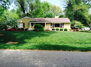 723 Waterford Rd, Windy Hills, KY 40207