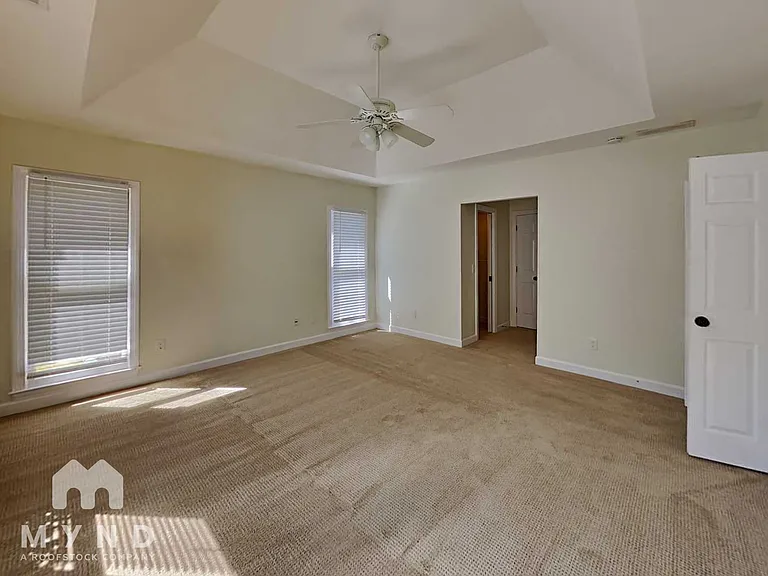4601 Lake Village Dr — Photo 10