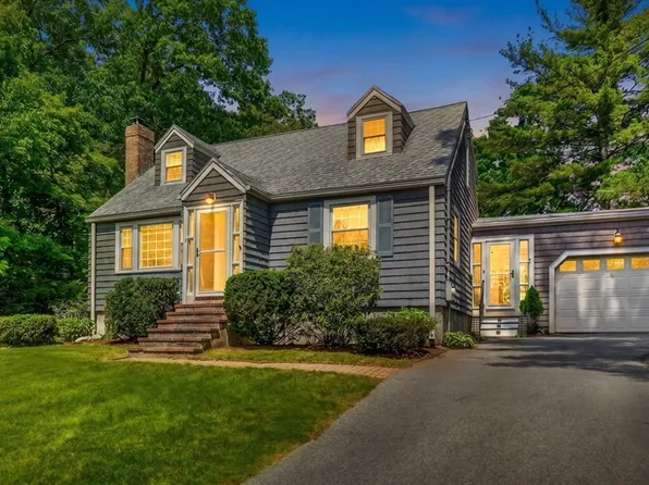 7 Pine Hill Rd, Bedford, MA 01730