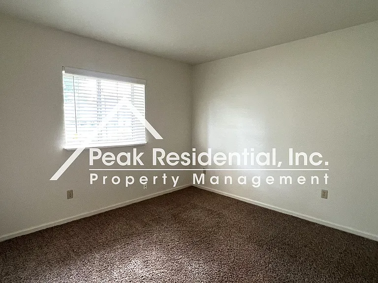 7927 Parmis Ct — Photo 11