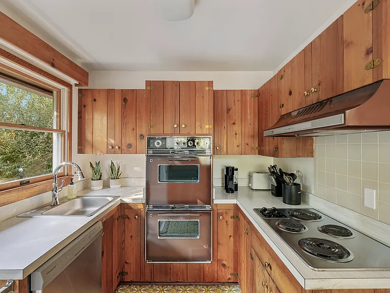 83 Three Mile Harbor Hc Rd — Photo 4