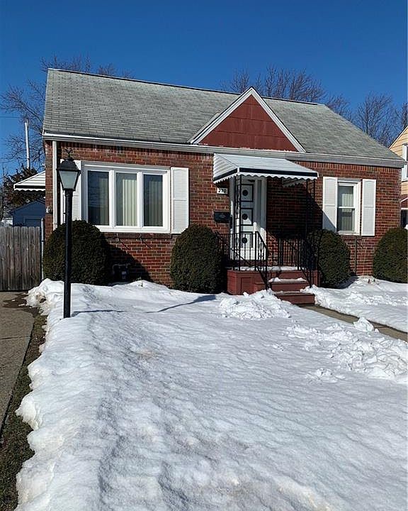 1st image of 270 Wellington Ave