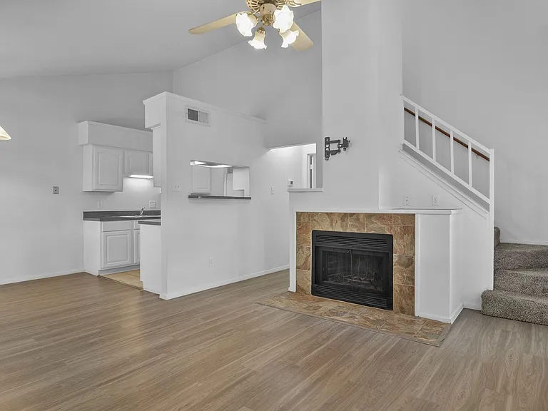 5720 Cedar Creek Dr — Photo 5