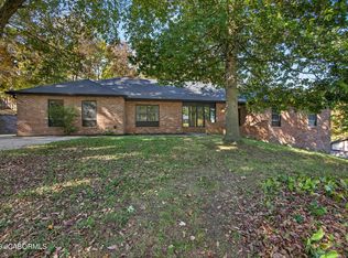 320 Fox Creek Rd, Jefferson City, MO 65109
