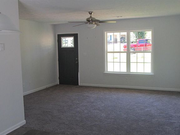 4th image of 4331 Evergreen Ln