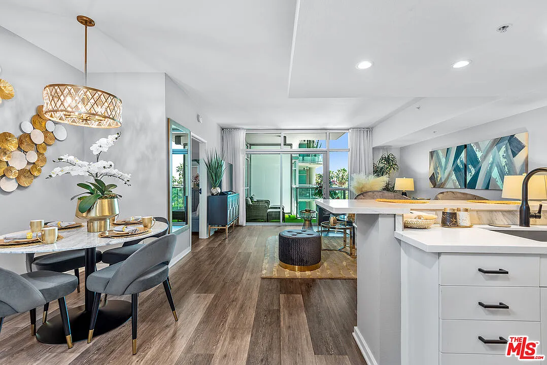 1 bed, 1.0 bath, 854 sqft, $4,395 — Photo 1