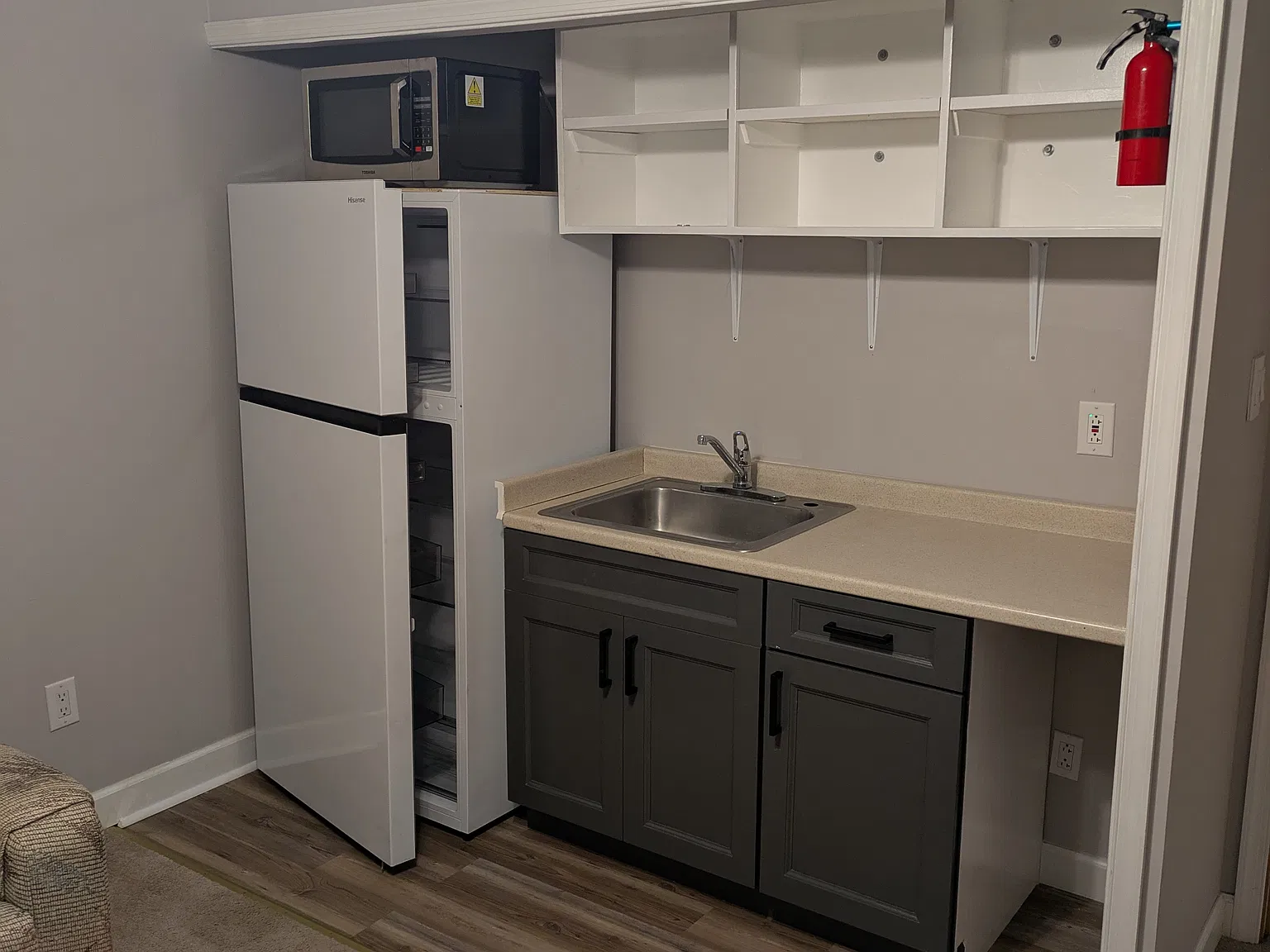 1 bed, 2000 sqft, $1,400 — Photo 1