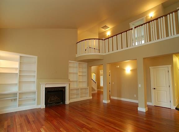 3rd image of 647 Torden Ln SE