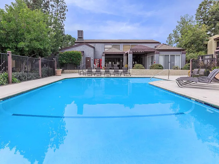 SHIMMERING SWIMMING POOLS