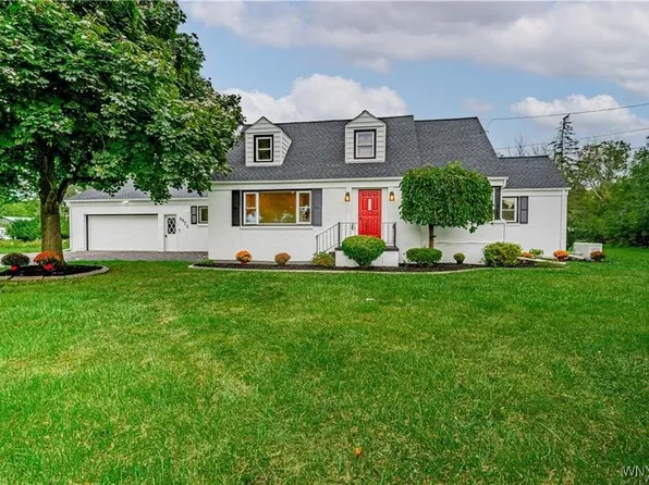 4873 Creek Rd, Lewiston, NY 14092
