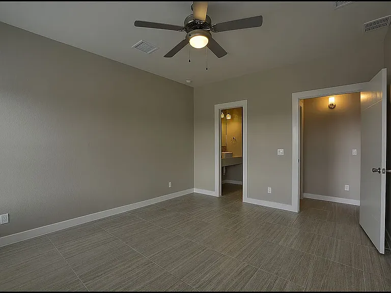 Moderno Village Apartments and Town Homes — Photo 35