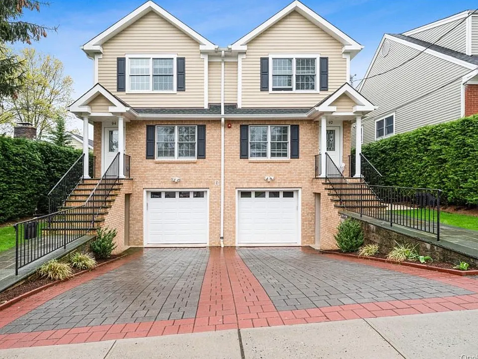 94 Thatcher Ave