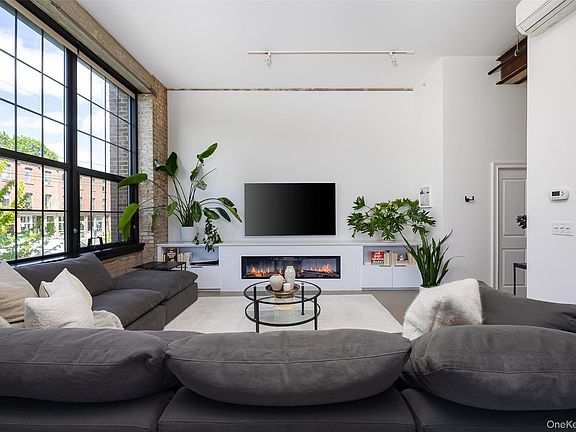 5th image of 1 Main St Unit 201