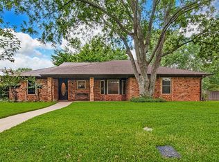7700 Hunt Dr, North Richland Hills, TX 76182