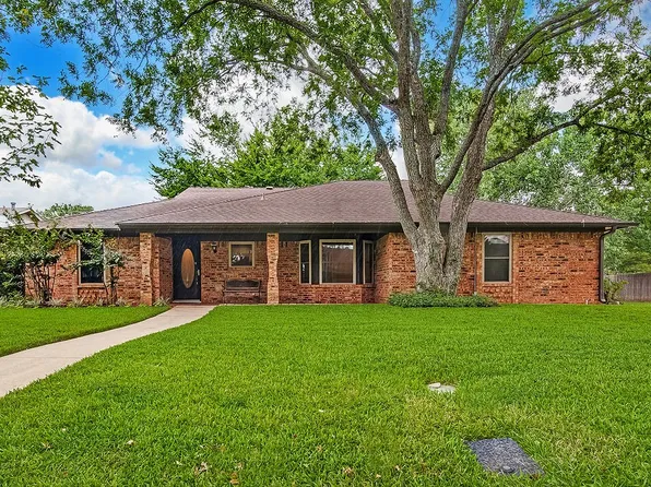 7700 Hunt Dr, North Richland Hills, TX 76182