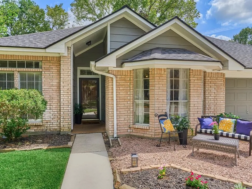 1938 Kelona Dr