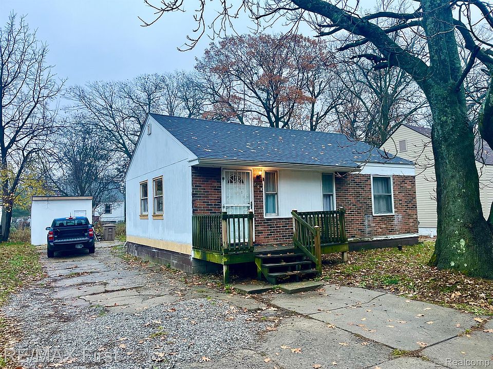 1st image of 704 Parkwood Ave