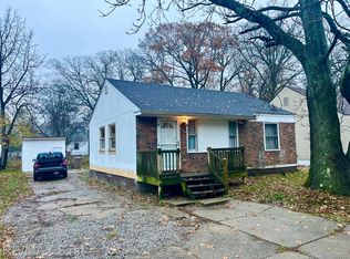 704 Parkwood Ave, Pontiac, MI 48340