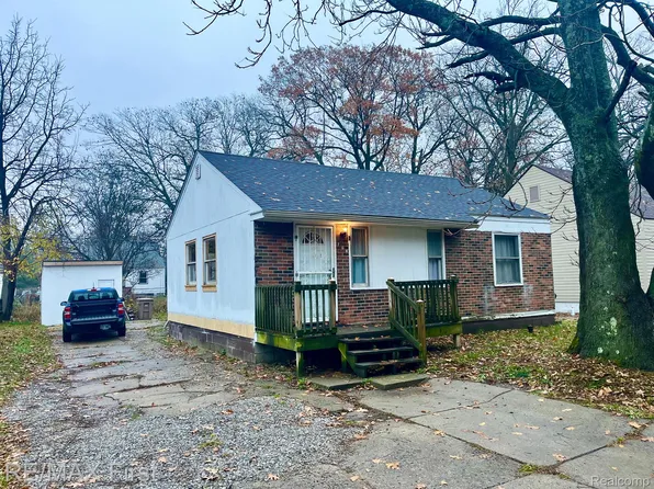 704 Parkwood Ave, Pontiac, MI 48340