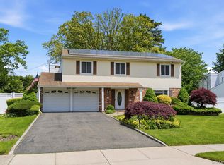 33 Roy Drive, Nesconset, NY 11767