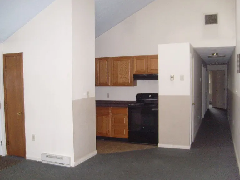 10 Plaza Village Rd #C — Photo 7