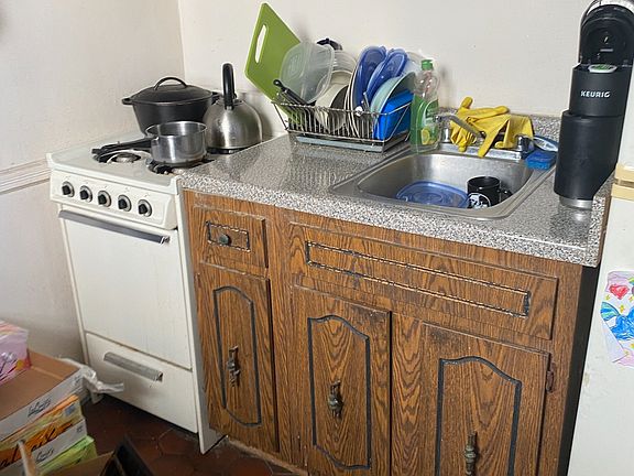4th image of 35 Eastern Pkwy APT 2F