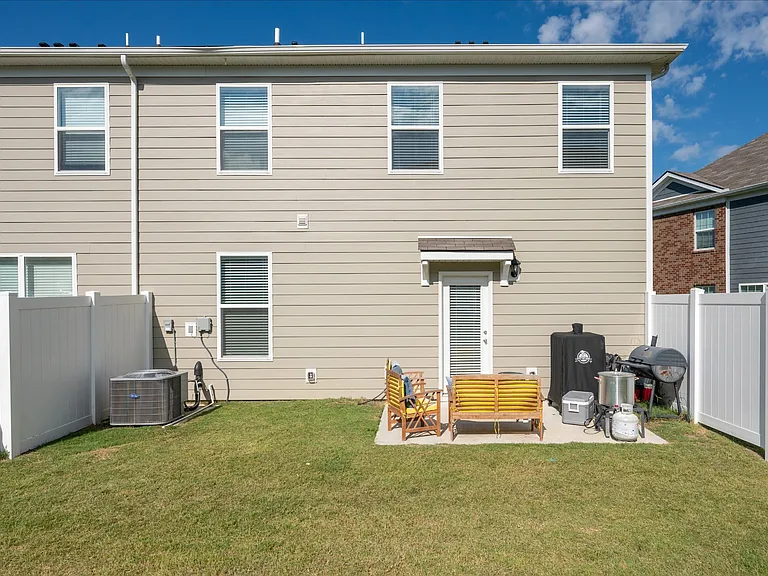 447 Augustine Dr — Photo 26