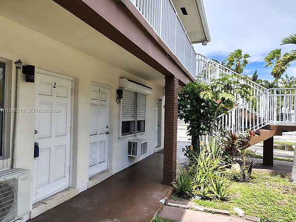 2nd image of 1816 McKinley St APT 2