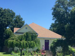 1110 Meridian Ave, Cozad, NE 69130