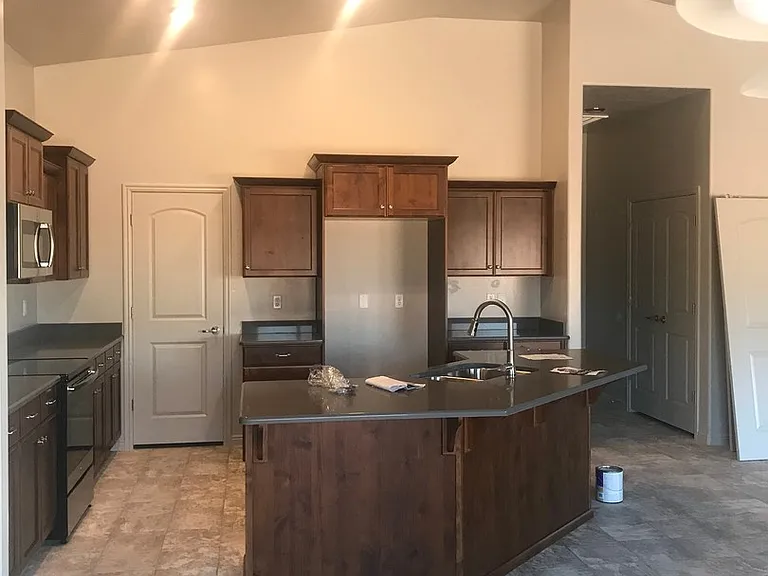 1009 E 4090 S — Photo 3