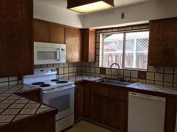 2nd image of 2240 Felt St