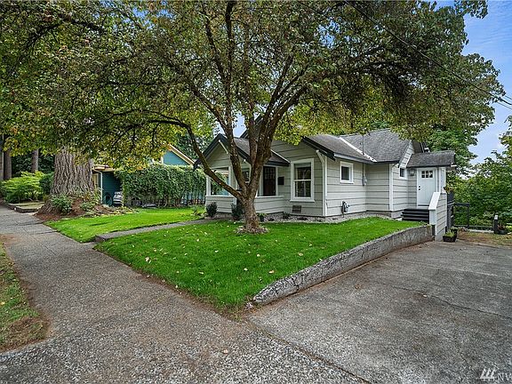 5th image of 2519 Columbia St SW