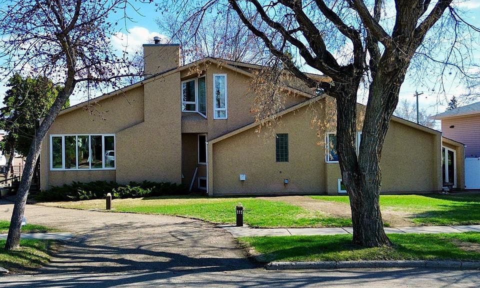 1st image of 109 N 5th Ave W
