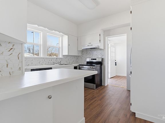 2nd image of 107 W Main St