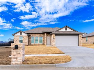 15030 S Poplar St, Glenpool, OK 74033