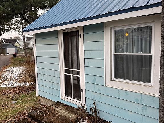 2nd image of 428 Neilly Pl