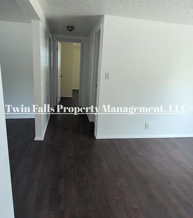 5th image of 3073 Vickie Ln
