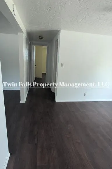 3073 Vickie Ln — Photo 5