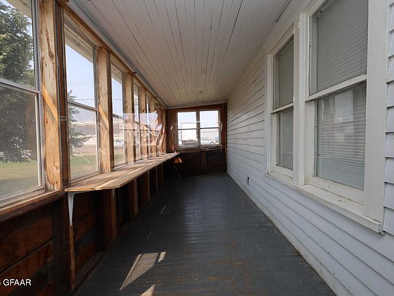 2nd image of 317 2nd St