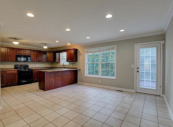 5th image of 265 Fair Haven Dr