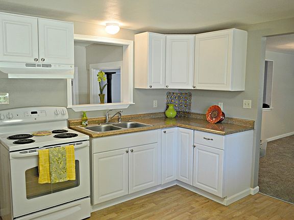 5th image of 1533 Ontario St SE