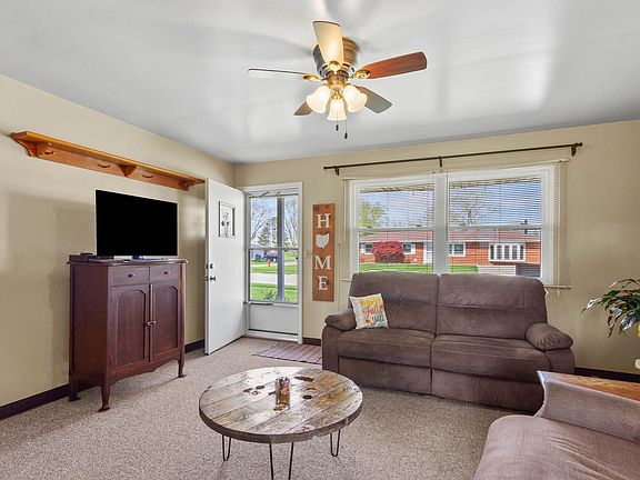 5th image of 1854 Fair Oaks Dr