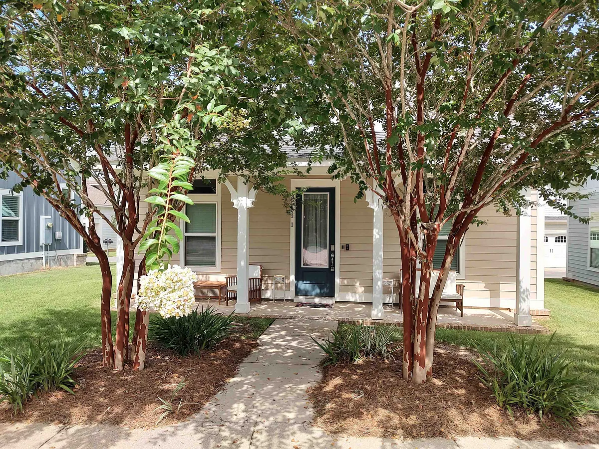 Building Photo - 3561 Esplanade Way #1