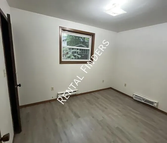 67 Champion Ave #3 — Photo 4