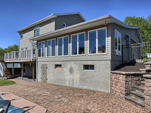 3rd image of 1686 Christine Dr