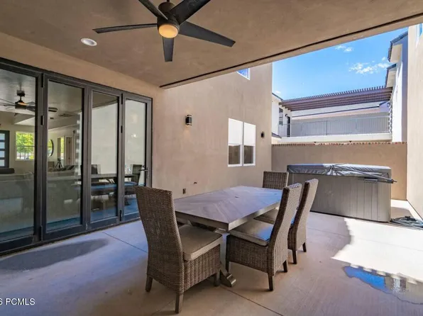 4242 W Cambridge Pkwy, Hurricane, UT 84737