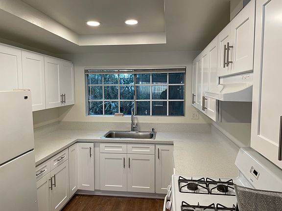 3rd image of 2456 Arizona Ave APT 2