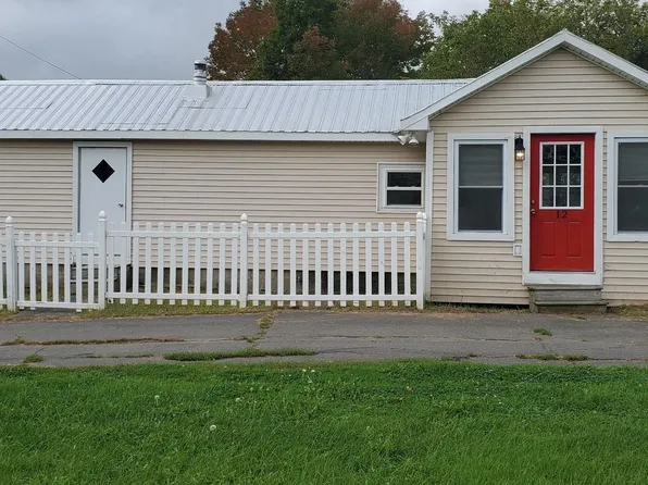 12 Horseshoe Ct, Vassalboro, ME 04989